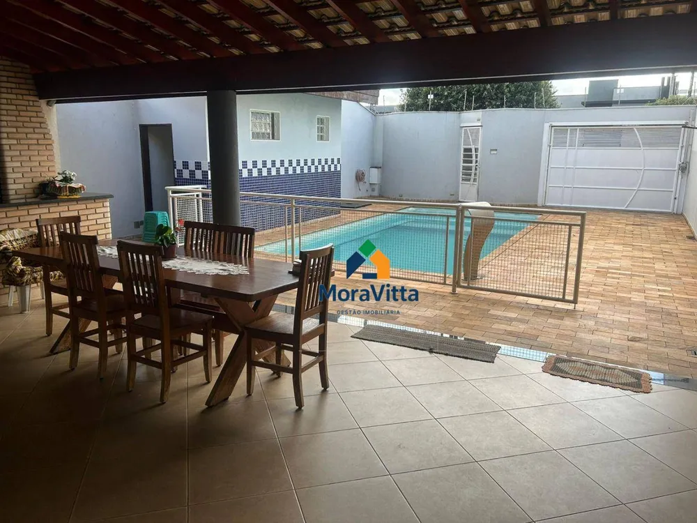 Casa, 3 quartos, 214 m² - Foto 1