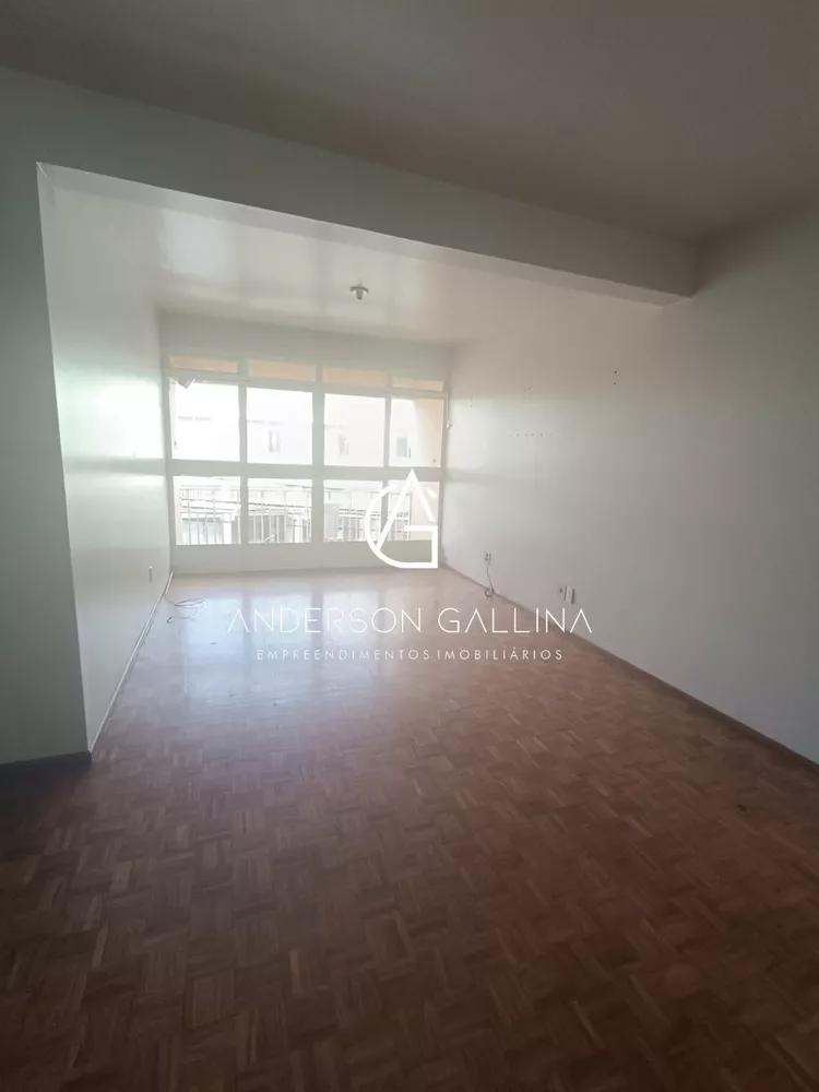 Apartamento à venda com 3 quartos, 135m² - Foto 1