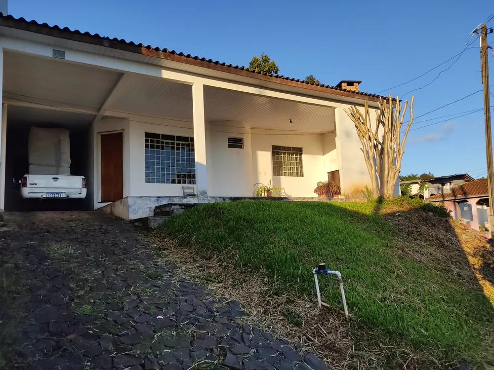 Casa à venda com 3 quartos, 300m² - Foto 1