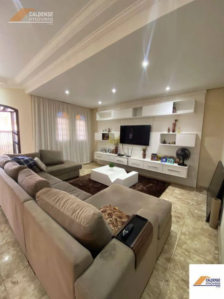 Casa, 3 quartos, 231 m² - Foto 2