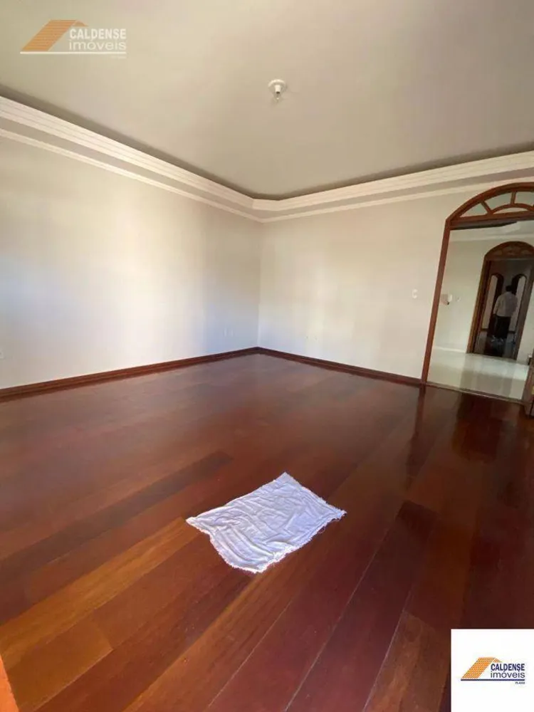 Casa, 3 quartos, 240 m² - Foto 2
