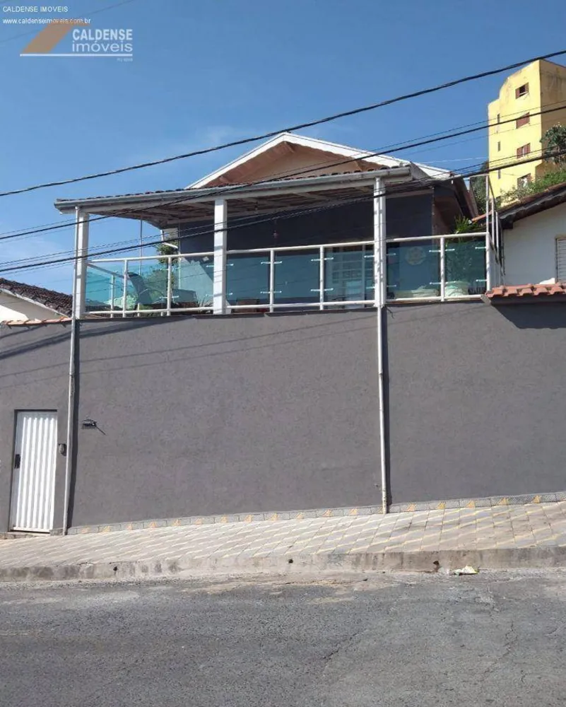 Casa, 4 quartos, 230 m² - Foto 1