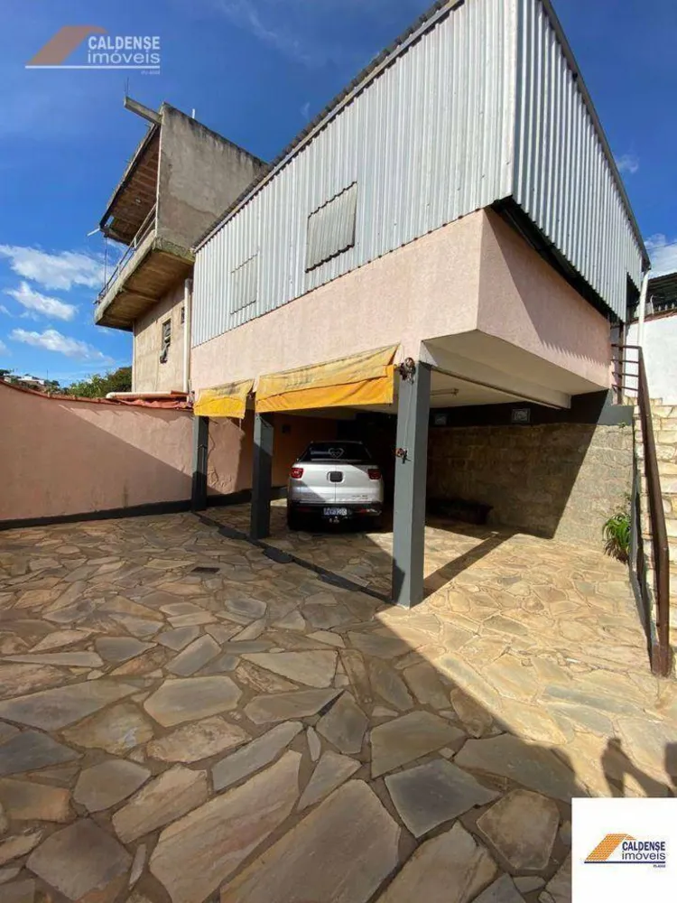 Casa, 3 quartos, 219 m² - Foto 2