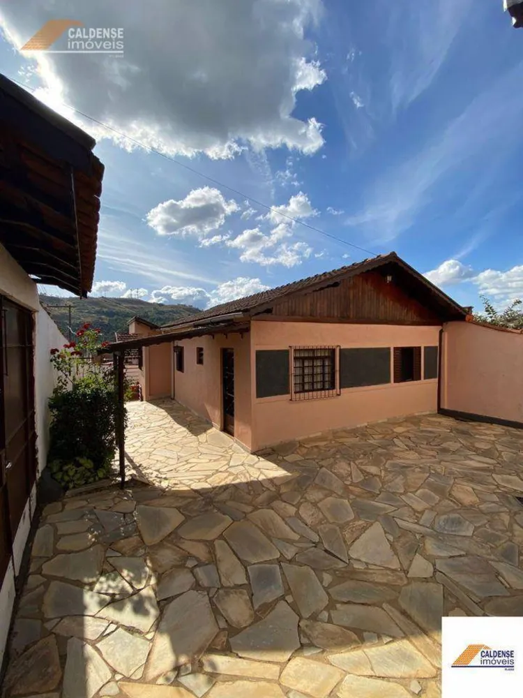 Casa, 3 quartos, 219 m² - Foto 1