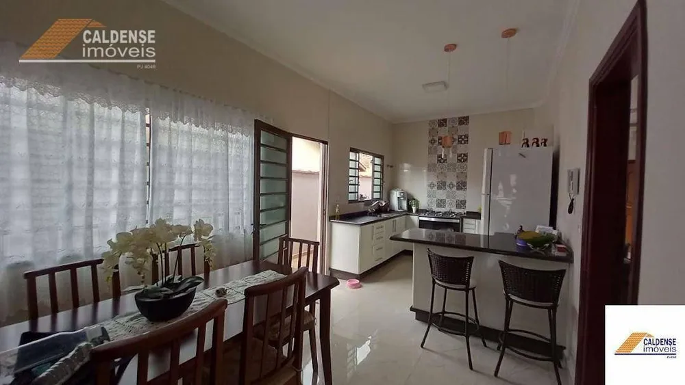 Casa, 3 quartos, 169 m² - Foto 1