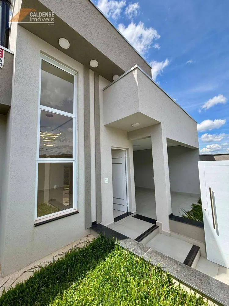 Casa, 3 quartos, 114 m² - Foto 1