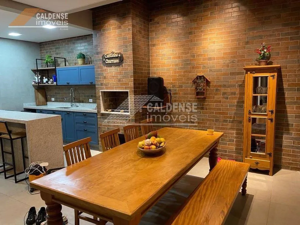 Casa, 3 quartos, 228 m² - Foto 4