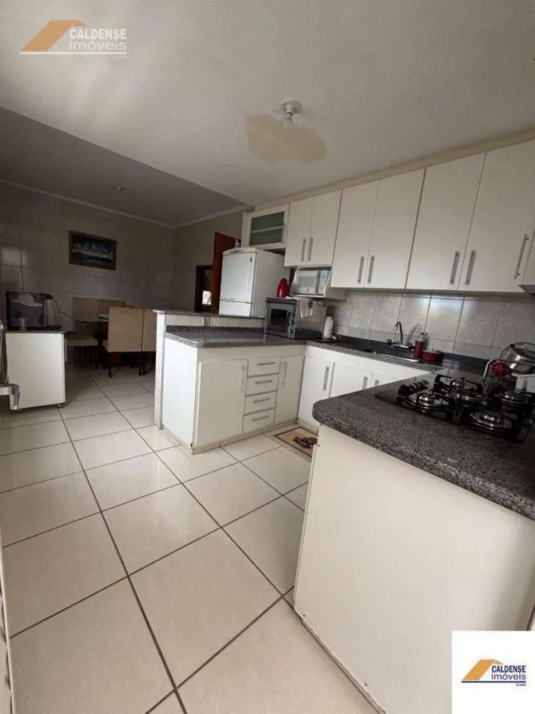 Casa, 6 quartos, 260 m² - Foto 5
