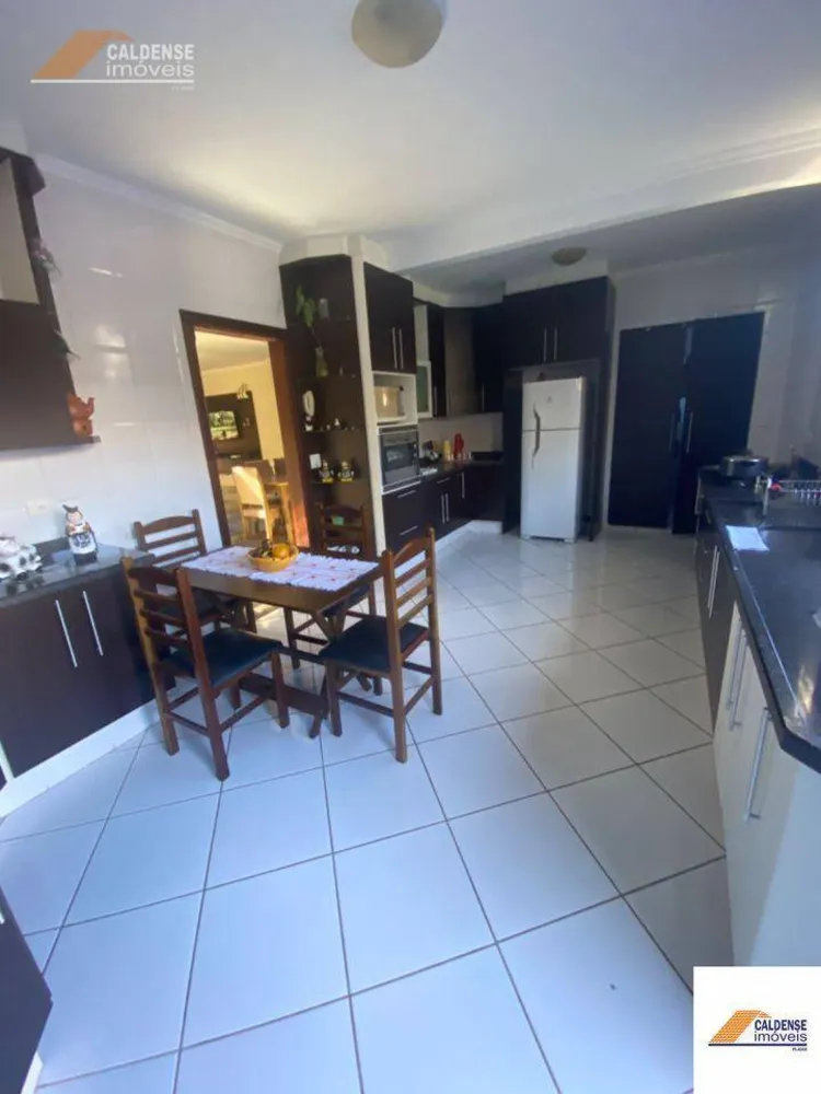 Casa, 3 quartos, 220 m² - Foto 9