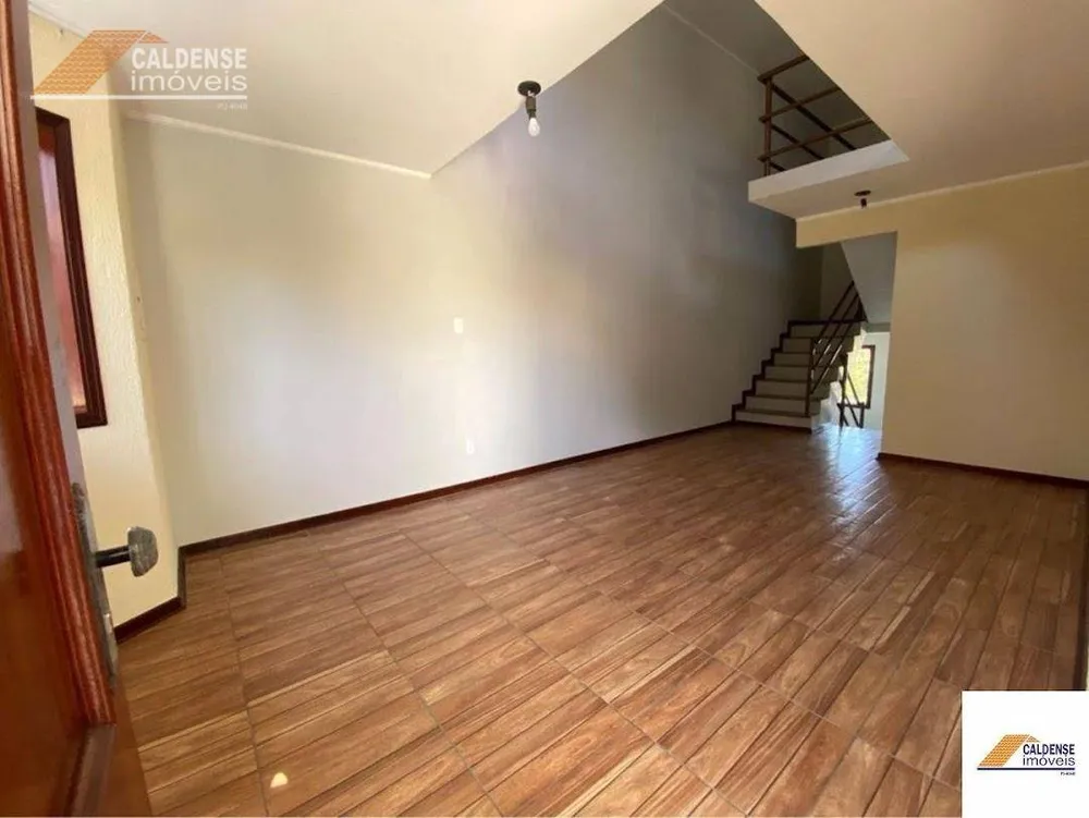 Casa, 4 quartos, 226 m² - Foto 2