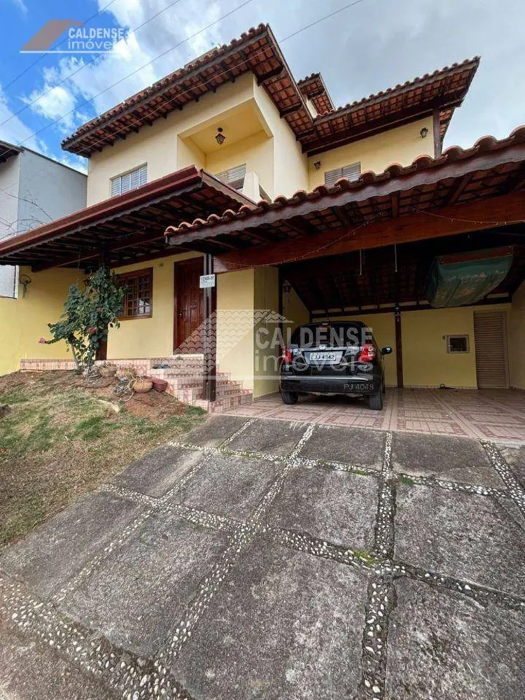 Casa, 4 quartos, 231 m² - Foto 1