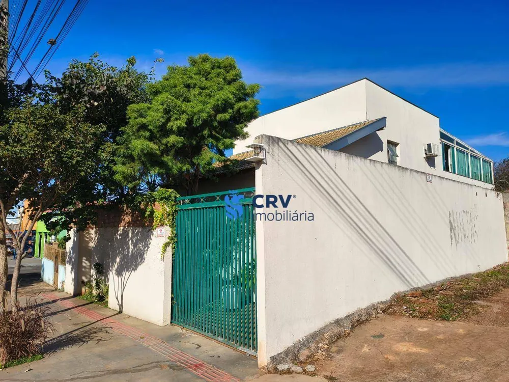 Casa, 4 quartos, 179 m² - Foto 1