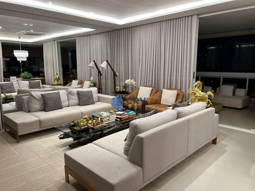 Apartamento, 3 quartos, 245 m² - Foto 2