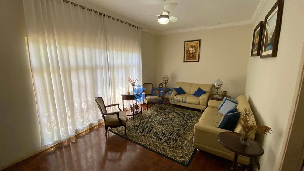 Casa, 3 quartos, 220 m² - Foto 1