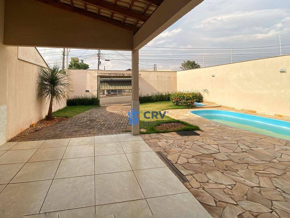 Casa à venda e aluguel com 3 quartos, 113m² - Foto 1