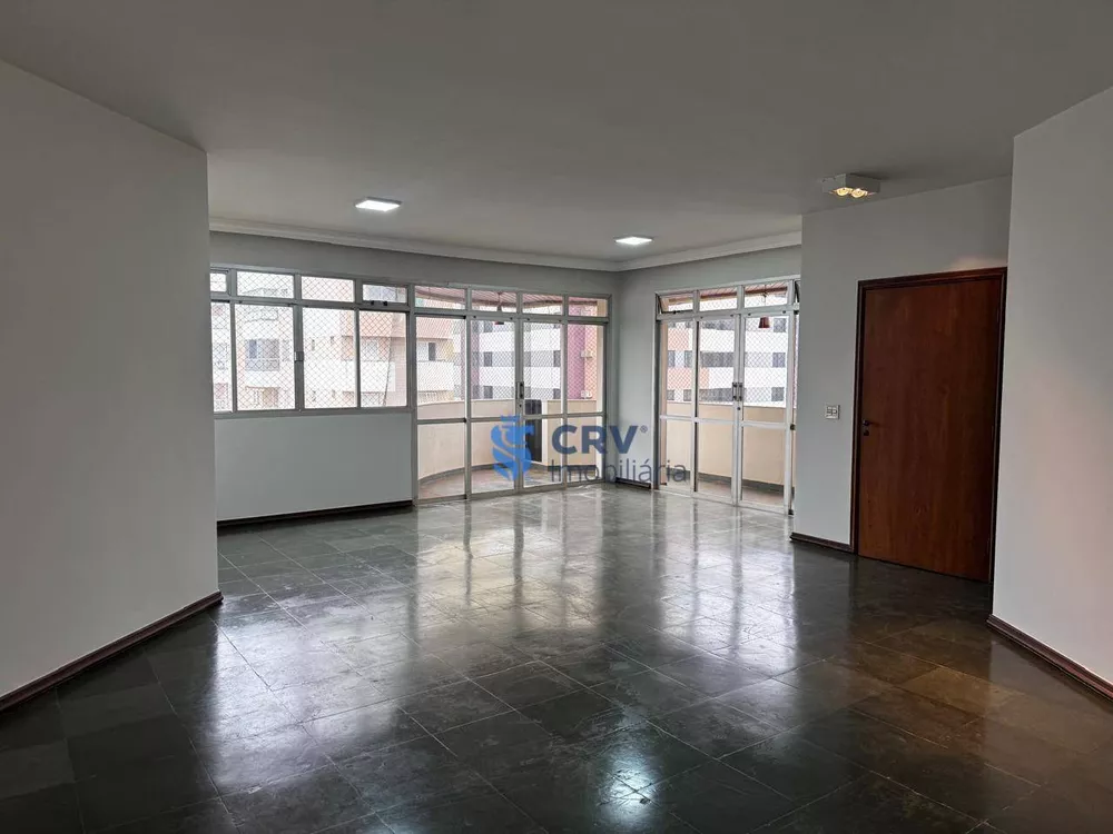 Apartamento para alugar com 4 quartos, 203m² - Foto 2