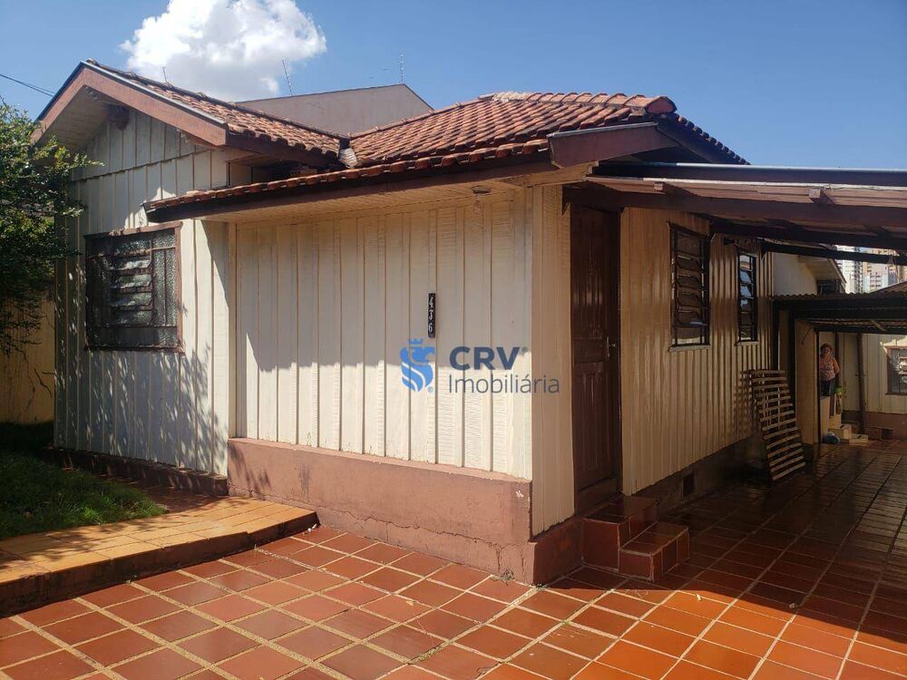 Casa à venda com 3 quartos, 138m² - Foto 1