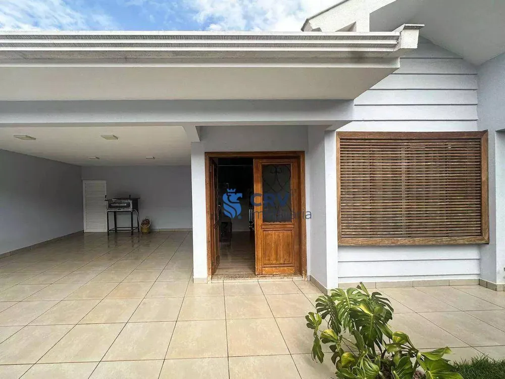Casa, 3 quartos, 205 m² - Foto 1
