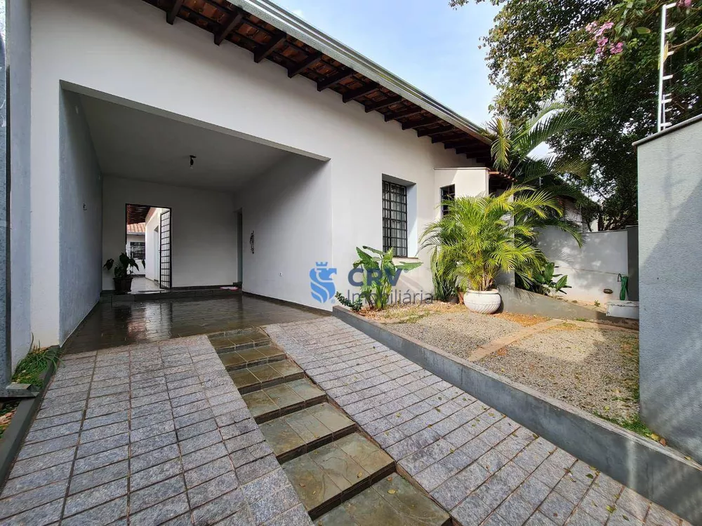 Casa à venda com 3 quartos, 131m² - Foto 2