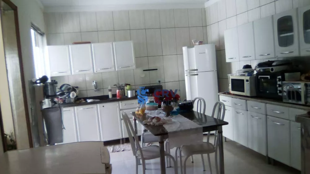 Casa à venda com 3 quartos, 170m² - Foto 2