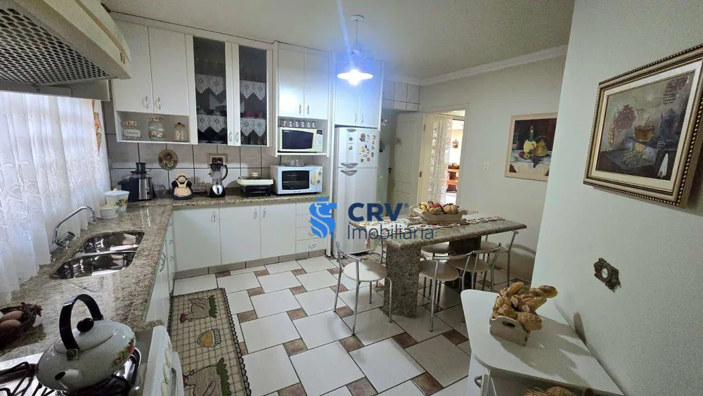 Casa, 3 quartos, 230 m² - Foto 2