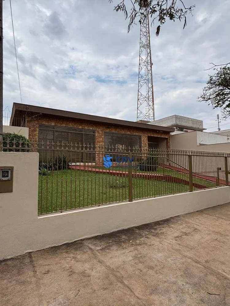 Casa, 4 quartos, 260 m² - Foto 1