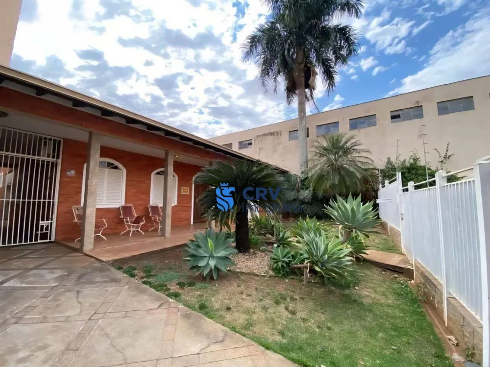 Casa, 3 quartos, 260 m² - Foto 1