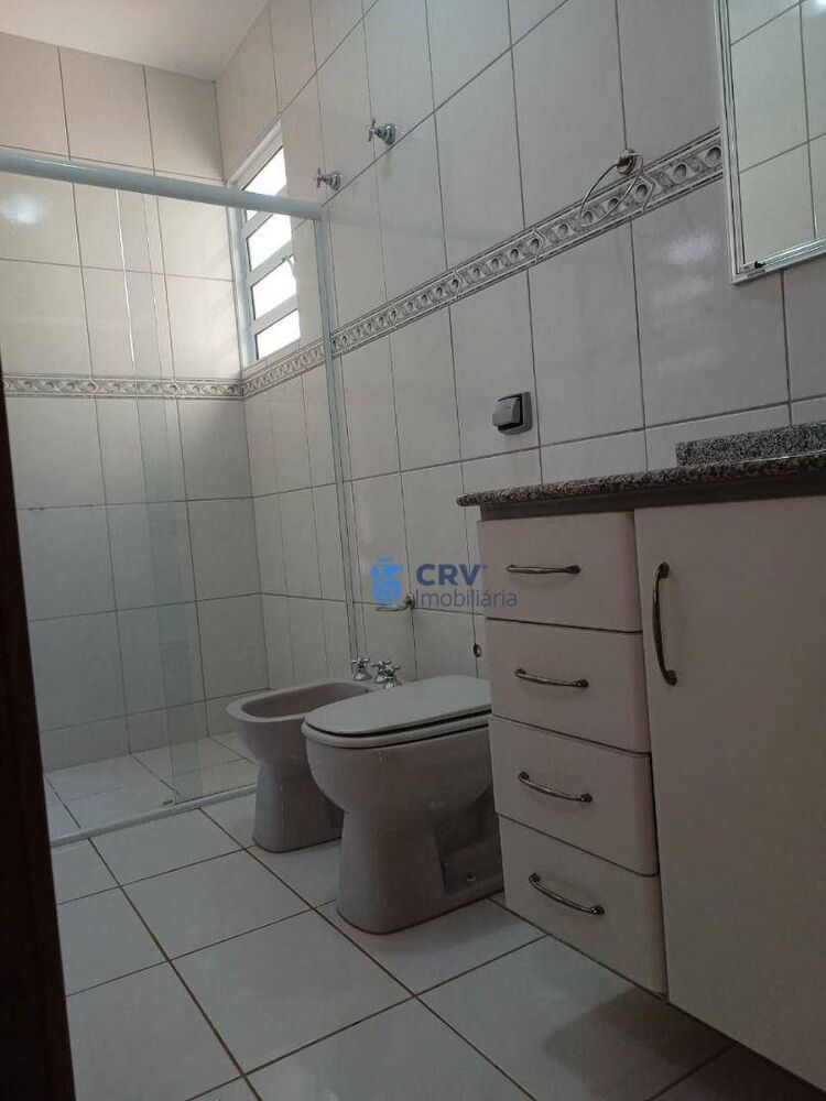 Casa de Condomínio à venda com 3 quartos, 242m² - Foto 2