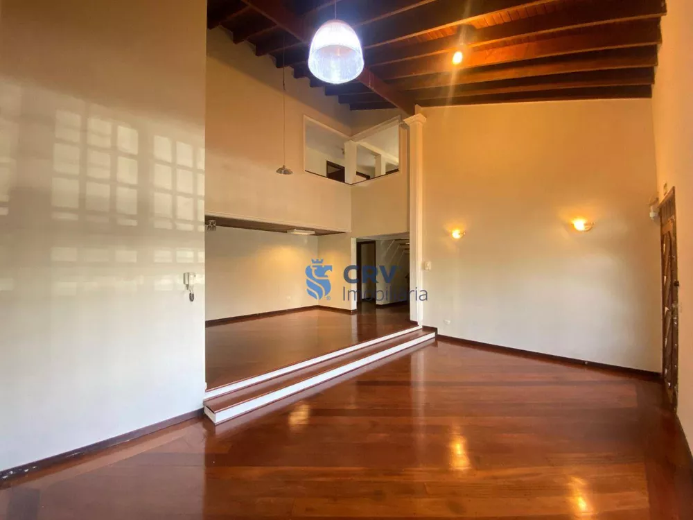 Sobrado para alugar com 4 quartos, 293m² - Foto 1