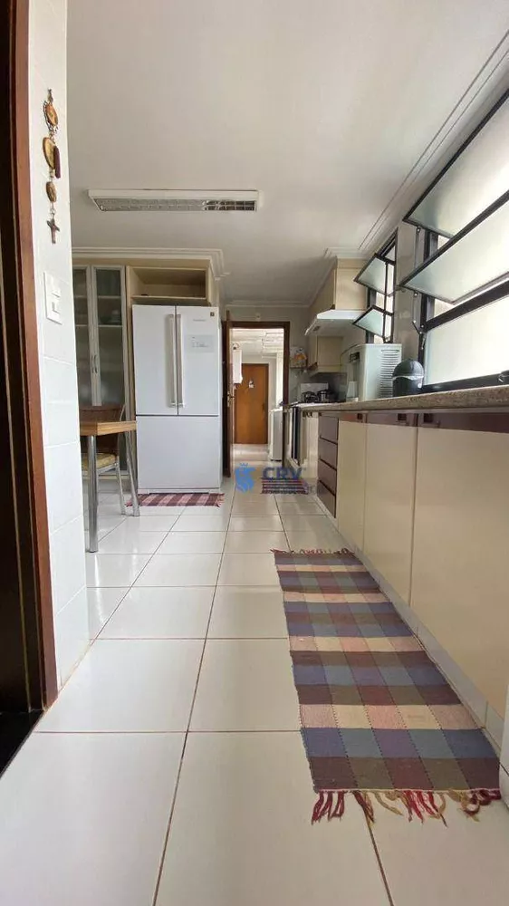 Apartamento à venda com 4 quartos, 190m² - Foto 3