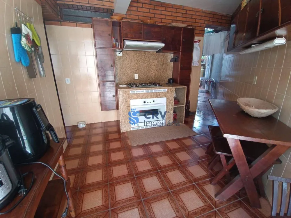 Casa, 3 quartos, 205 m² - Foto 2
