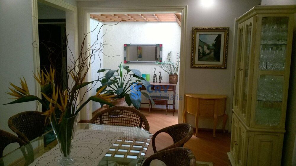 Casa à venda com 4 quartos, 316m² - Foto 8