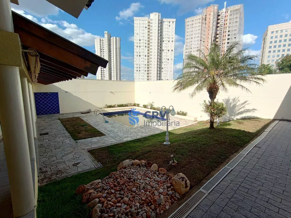 Casa para alugar com 3 quartos, 300m² - Foto 2