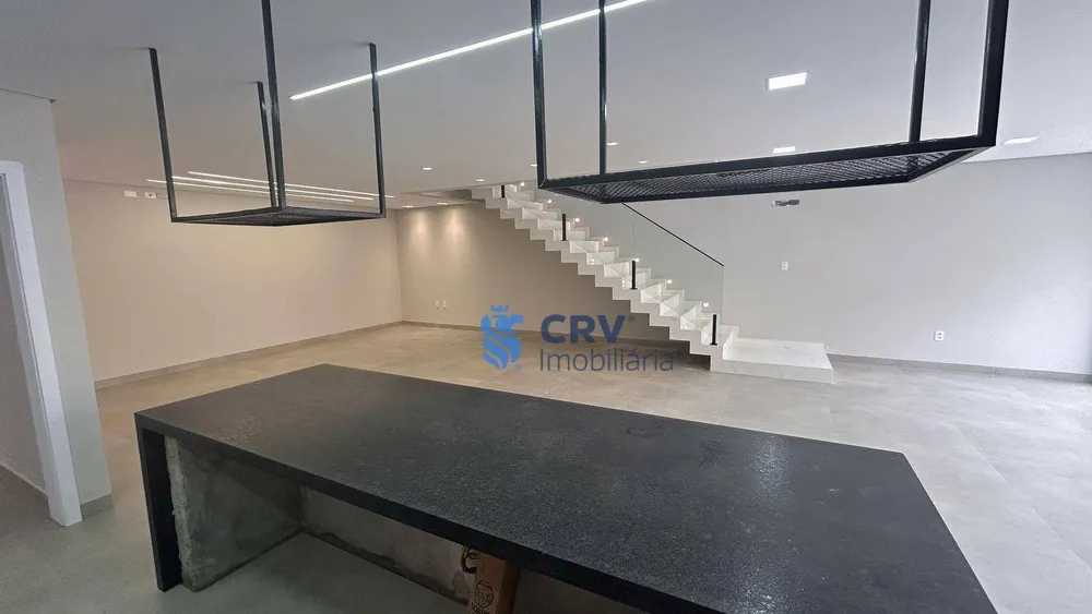 Casa, 3 quartos, 226 m² - Foto 1