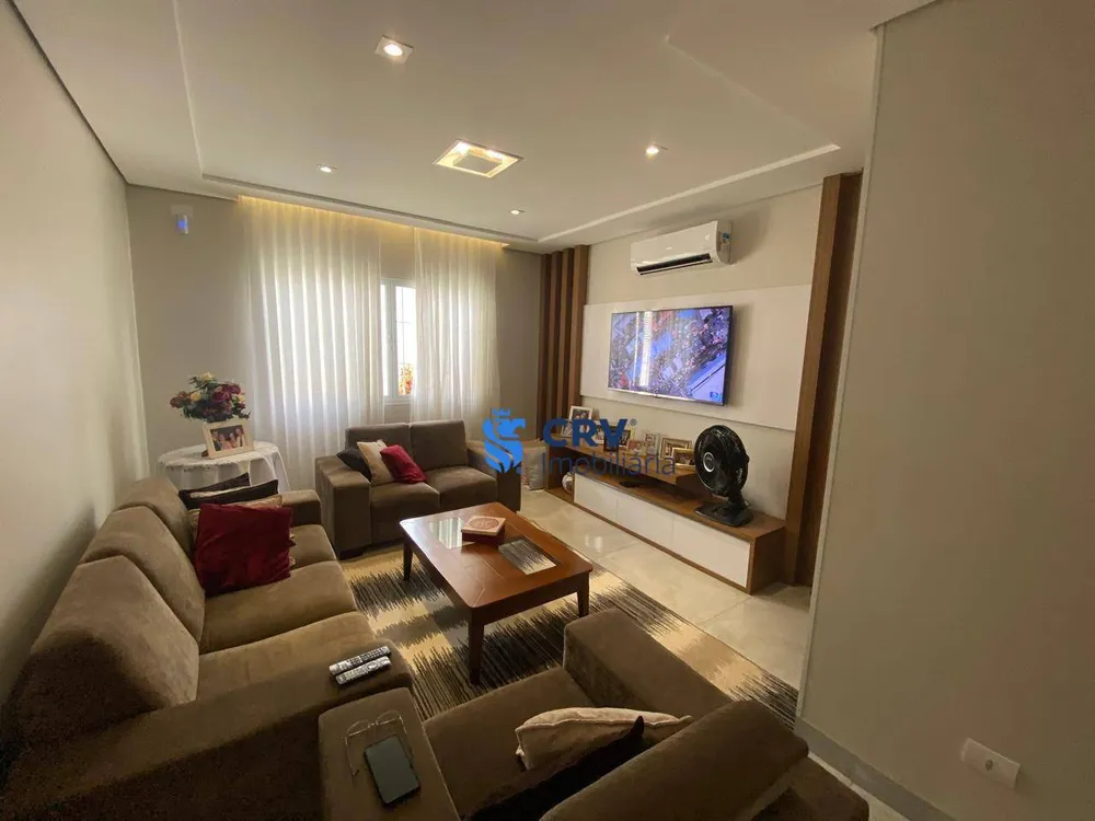 Casa, 3 quartos, 200 m² - Foto 1