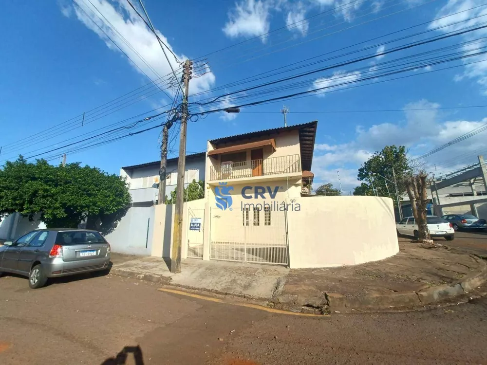 Casa para alugar com 2 quartos, 120m² - Foto 1