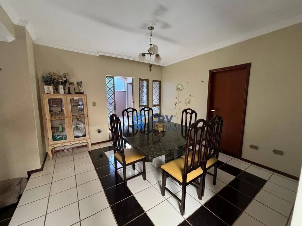 Casa, 4 quartos, 250 m² - Foto 1
