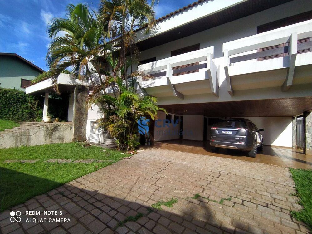 Casa para alugar com 5 quartos, 400m² - Foto 1