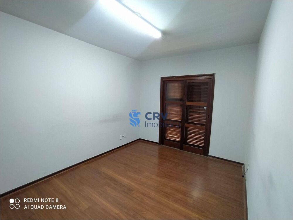 Casa para alugar com 5 quartos, 400m² - Foto 9