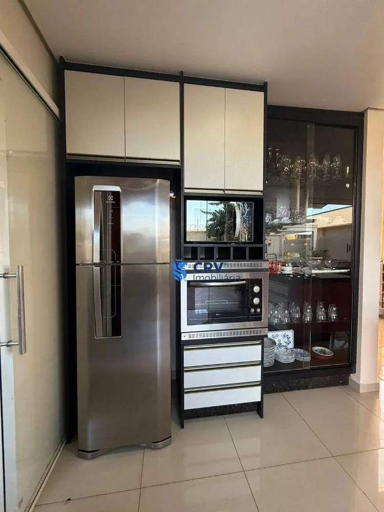 Casa, 3 quartos, 252 m² - Foto 6