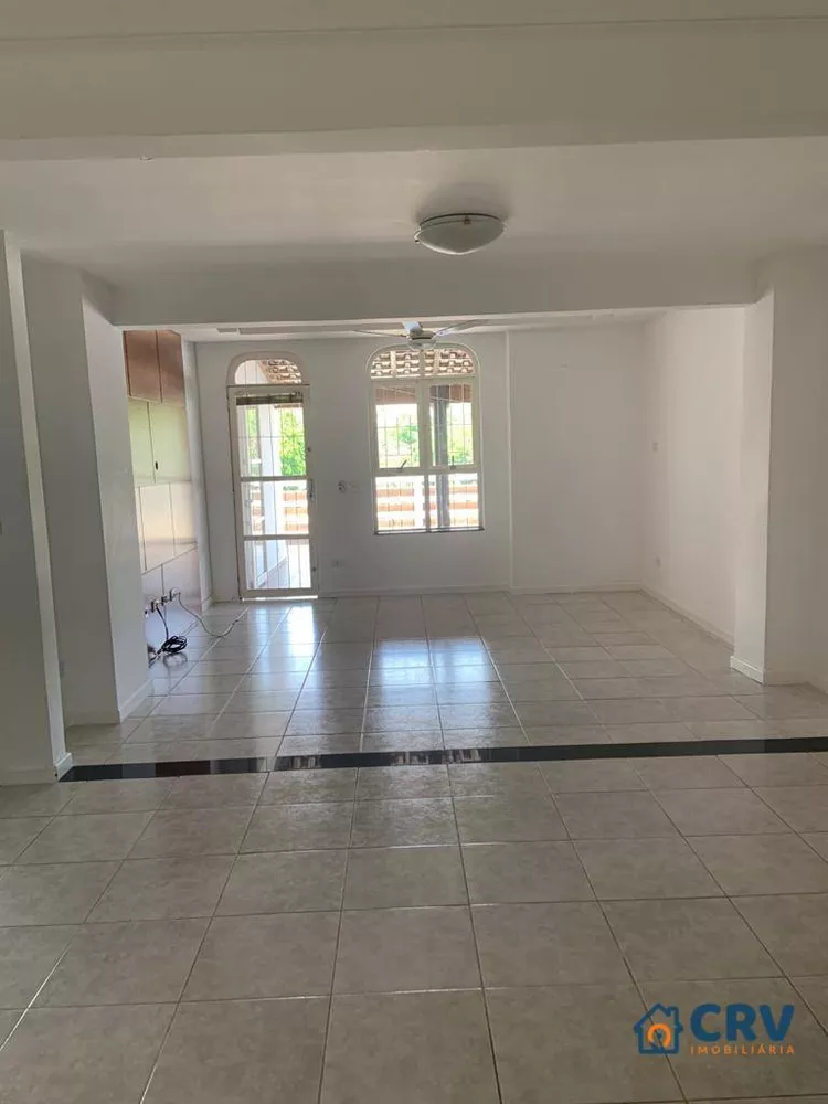 Casa à venda e aluguel com 3 quartos, 320m² - Foto 3