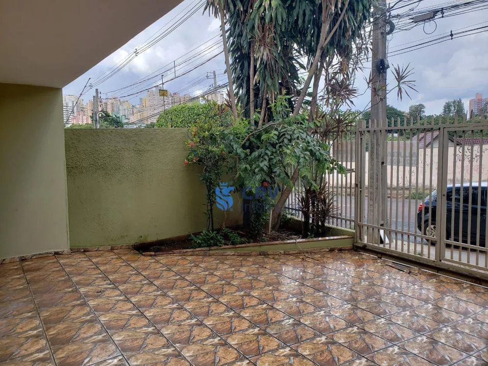 Sobrado à venda com 3 quartos, 270m² - Foto 1