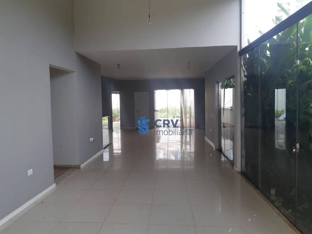 Sobrado para alugar com 4 quartos, 380m² - Foto 1