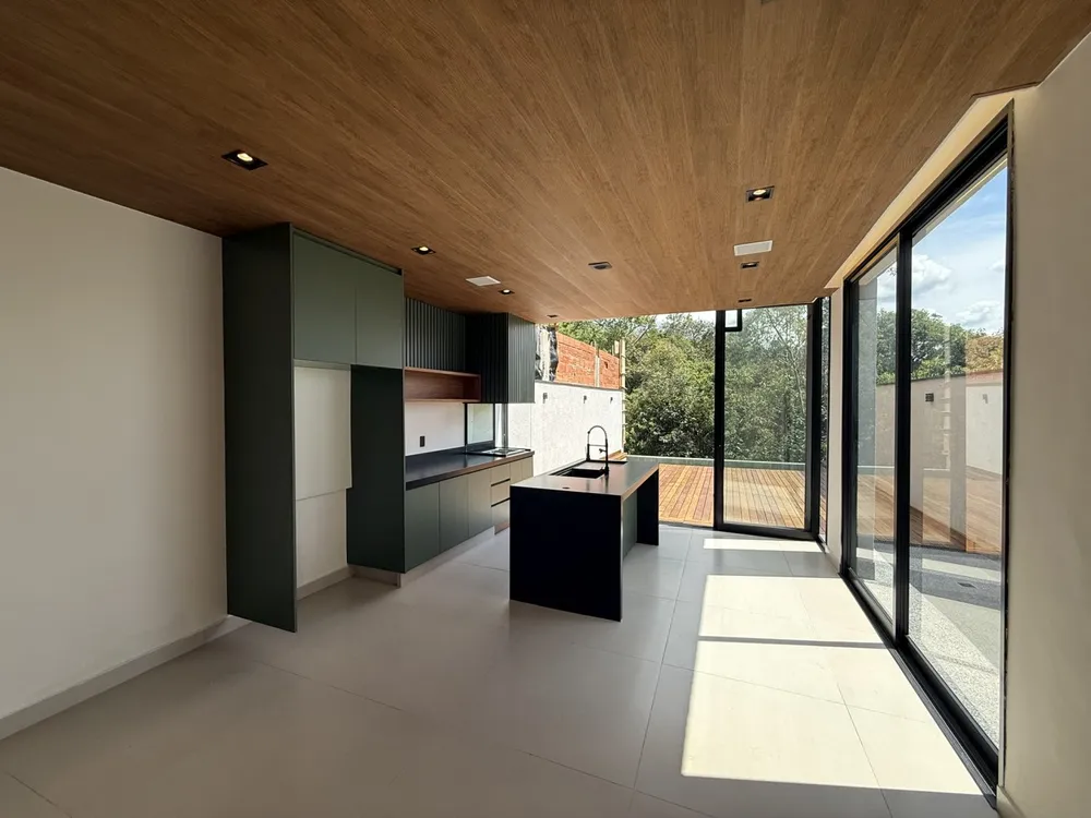 Casa, 3 quartos, 220 m² - Foto 1