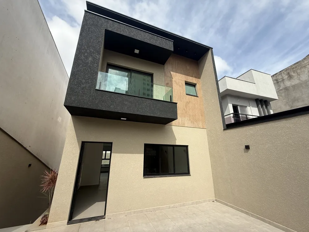 Casa, 3 quartos, 184 m² - Foto 1