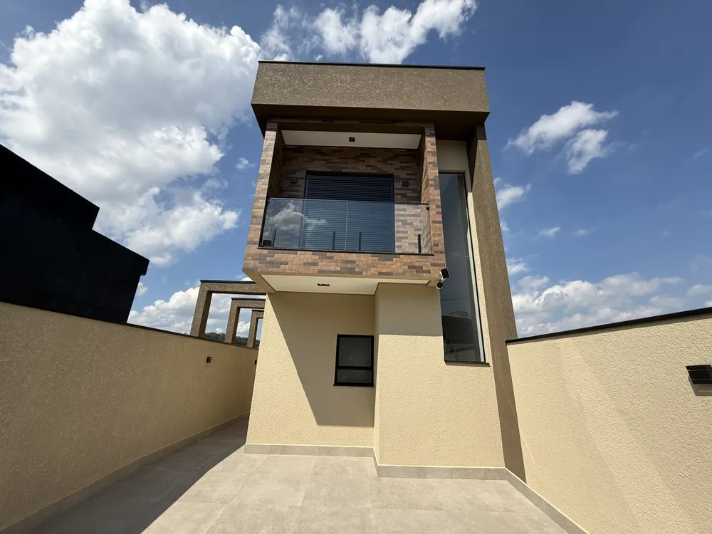 Casa, 3 quartos, 240 m² - Foto 1