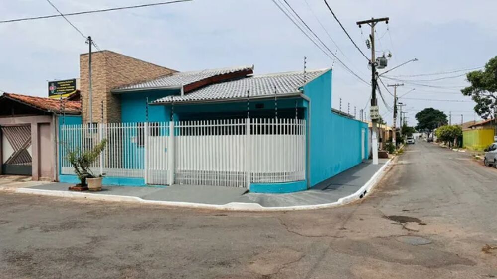 Casa à venda com 3 quartos, 160m² - Foto 1