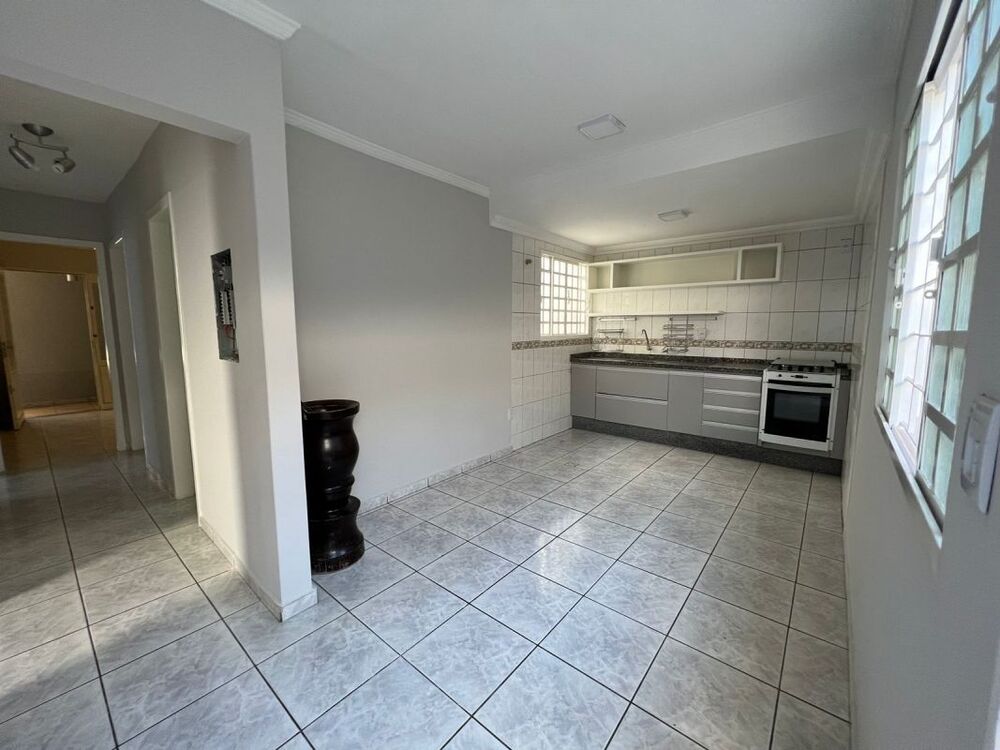 Casa à venda com 3 quartos, 241m² - Foto 5