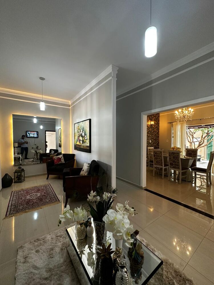 Casa à venda com 5 quartos, 295m² - Foto 1