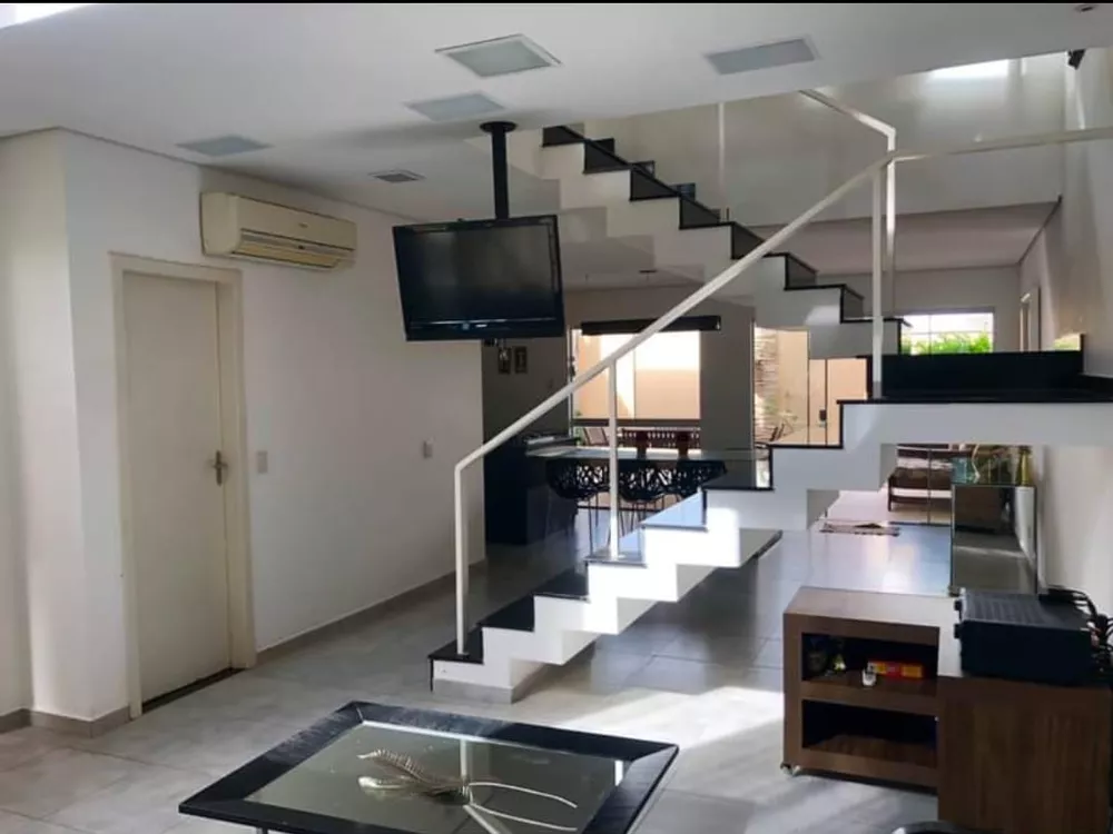 Casa à venda com 2 quartos, 218m² - Foto 2